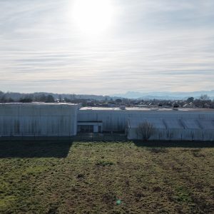 Façade commerciale encrassée avant nettoyage bardage Toulouse